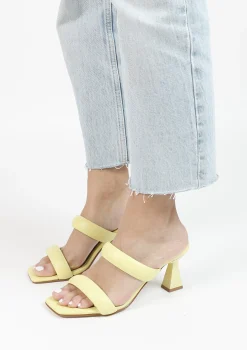 Gele Leren Muiltjes Met Trechterhak^Sacha Cheap