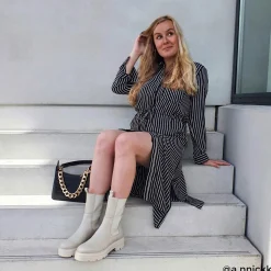 Latte Leren Chelsea Boots Met Detail^Sacha Cheap