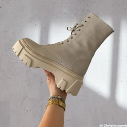 Vivian Hoorn X Off White Veterboots^Sacha Hot