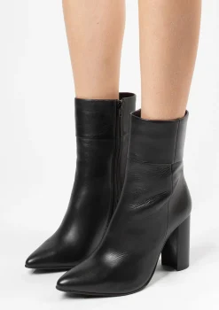 Zwart Leren Enkellaarsjes Met Hak^Sacha Flash Sale